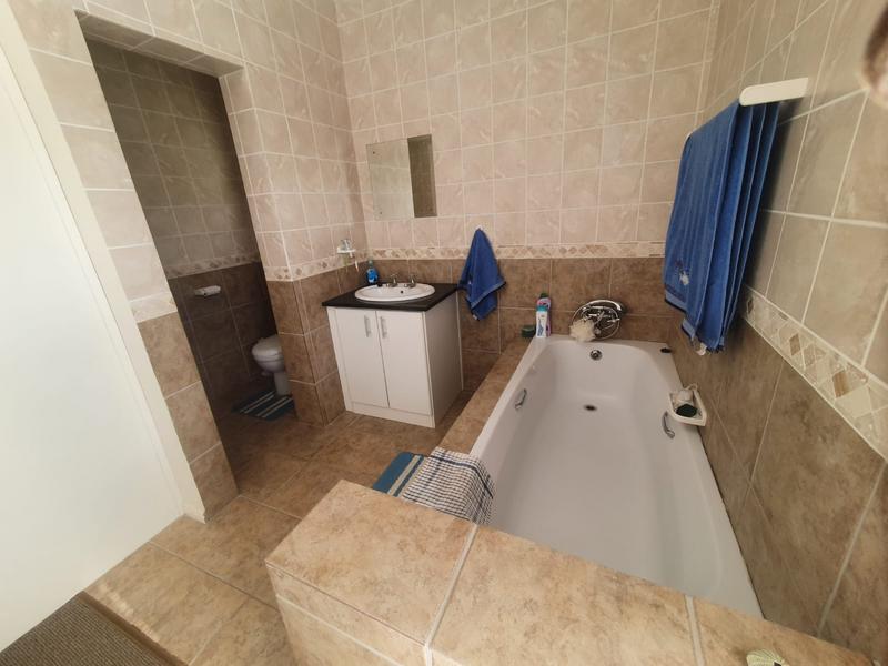 3 Bedroom Property for Sale in Franskraal Western Cape